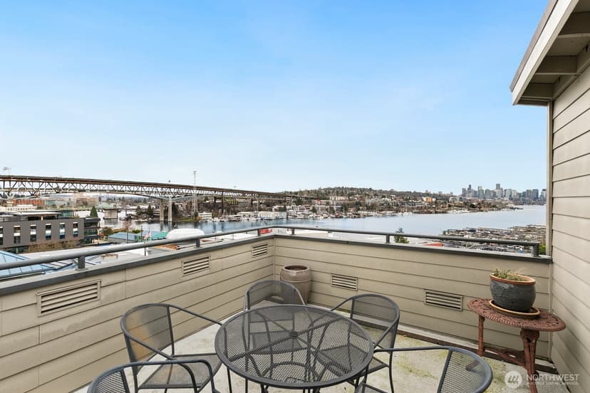 Property photo for 3926 1st Avenue NE #31, Seattle photo 22