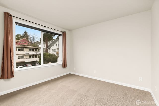 Property photo for 3926 1st Avenue NE #31, Seattle photo 5