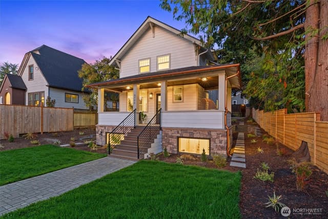Property photo for 6706 Holly Place SW, Seattle photo 3