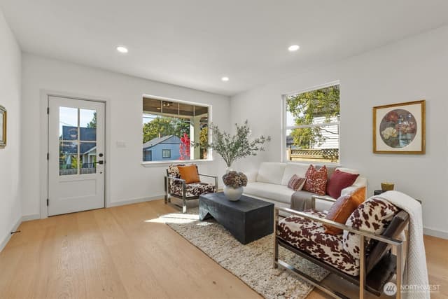 Property photo for 6706 Holly Place SW, Seattle photo 5