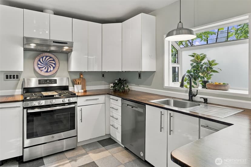 Property photo for 9051 2nd Avenue NW, Seattle photo 13