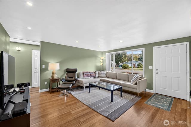 Property photo for 8819 123rd Avenue SE, Newcastle photo 4