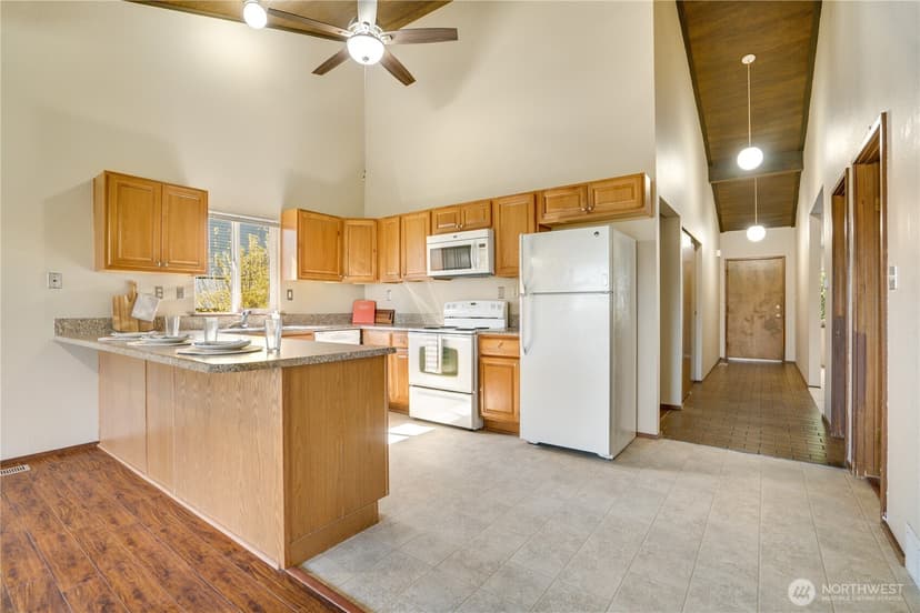 Property photo for 3023 Bridgeport Way W #B, University Place photo 4