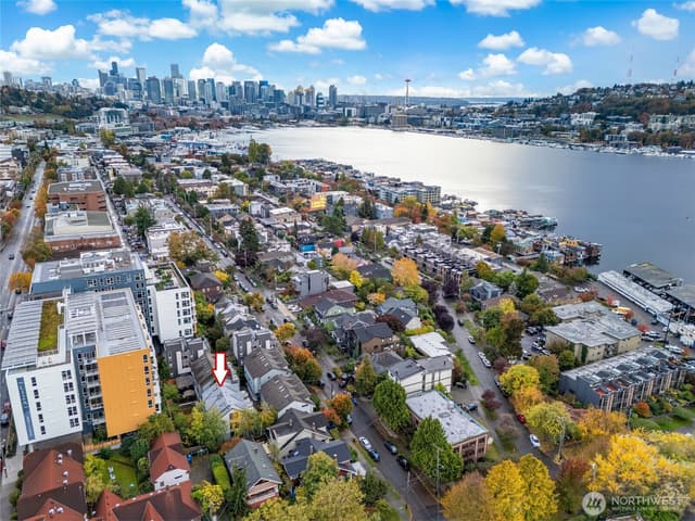 Property photo for 2524 Yale Avenue E #A, Seattle photo 2