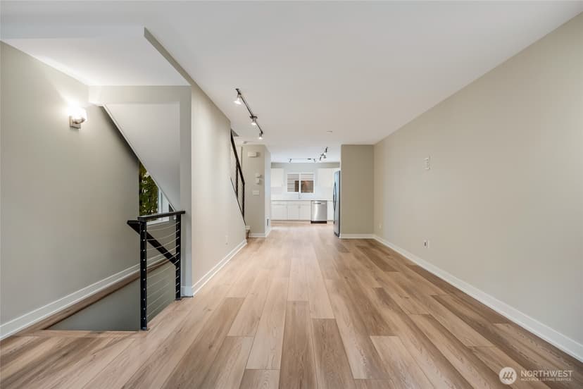 Property photo for 2524 Yale Avenue E #A, Seattle photo 5