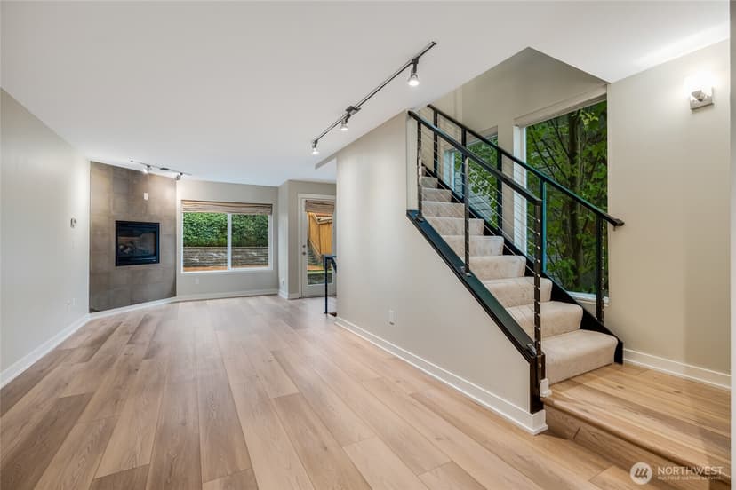 Property photo for 2524 Yale Avenue E #A, Seattle photo 7