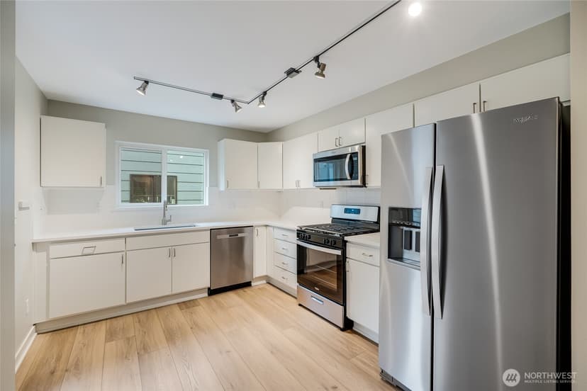 Property photo for 2524 Yale Avenue E #A, Seattle photo 8