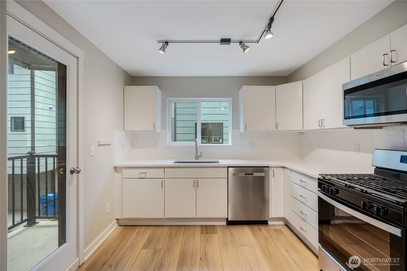 Property photo for 2524 Yale Avenue E #A, Seattle photo 10