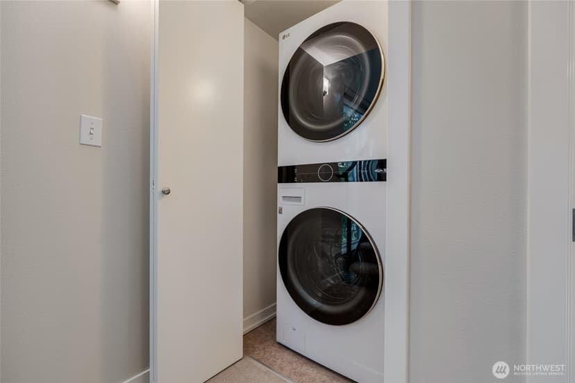 Property photo for 2524 Yale Avenue E #A, Seattle photo 13