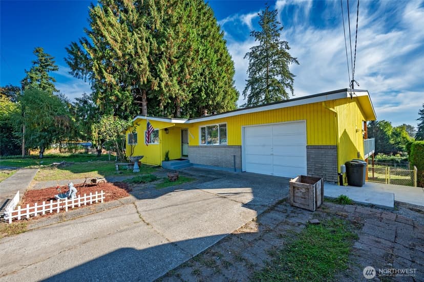 Property photo for 1135 S 204th Street, Seattle photo 2