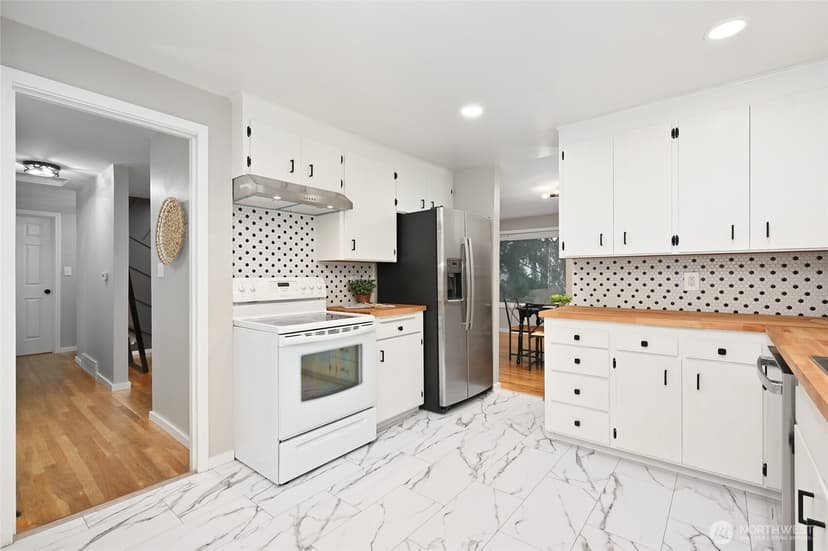 Property photo for 1135 S 204th Street, Seattle photo 12