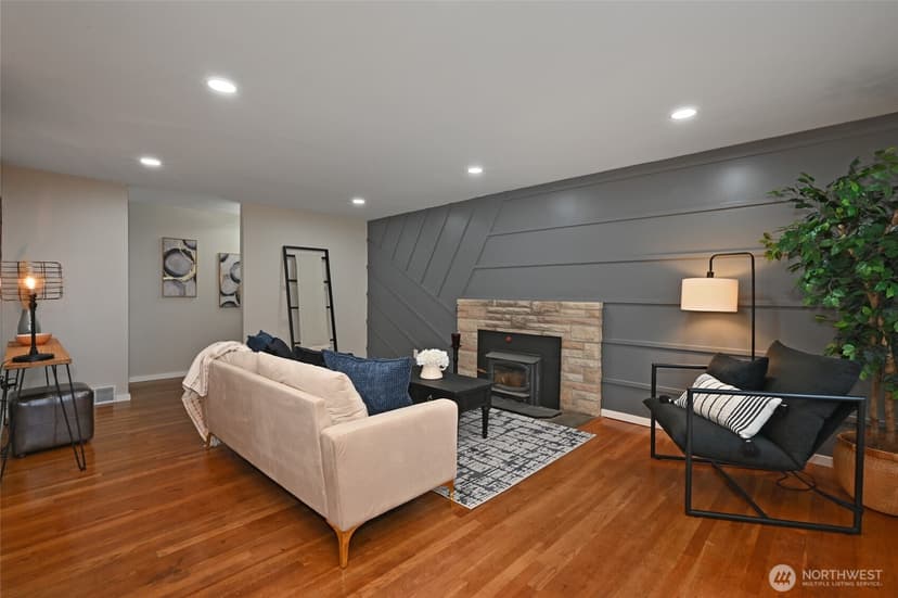 Property photo for 1135 S 204th Street, Seattle photo 6