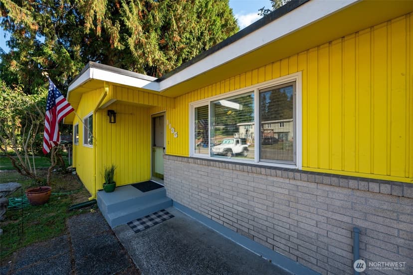 Property photo for 1135 S 204th Street, Seattle photo 4