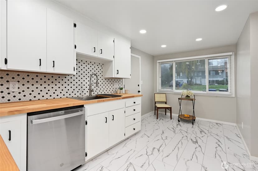 Property photo for 1135 S 204th Street, Seattle photo 13