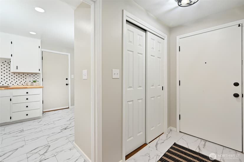 Property photo for 1135 S 204th Street, Seattle photo 5