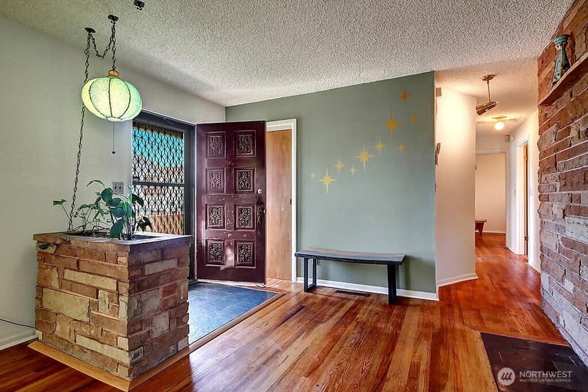 Property photo for 7767 Beacon Avenue S, Seattle photo 2
