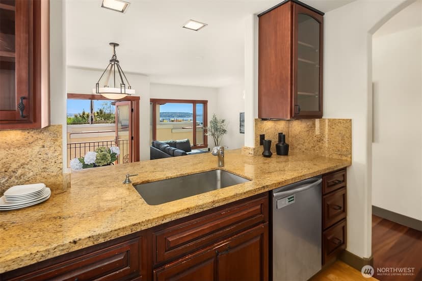 Property photo for 371 W Olympic Place, Seattle photo 18
