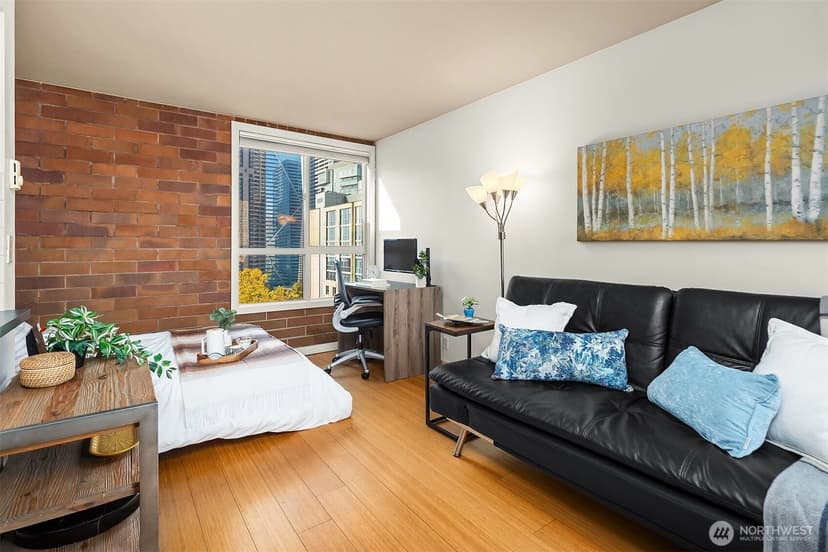 Property photo for 905 Cherry Street #706, Seattle photo 3