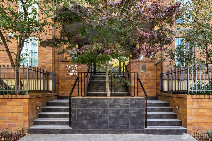 Property photo for 905 Cherry Street #706, Seattle photo 2