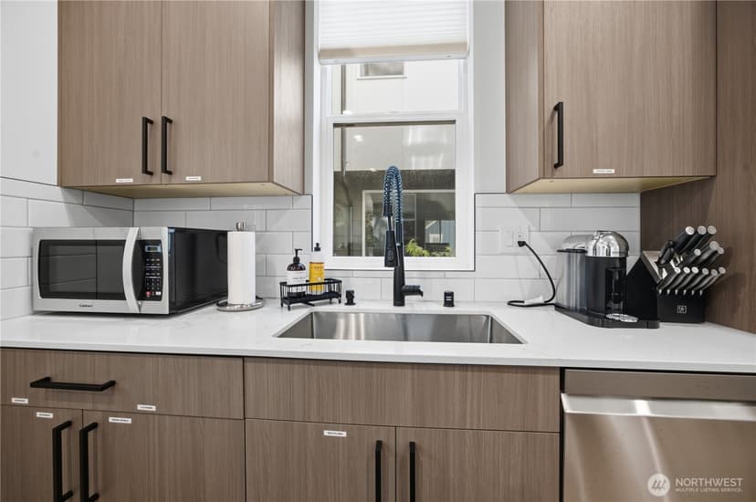 Property photo for 2809 Grand Street #4, Seattle photo 11