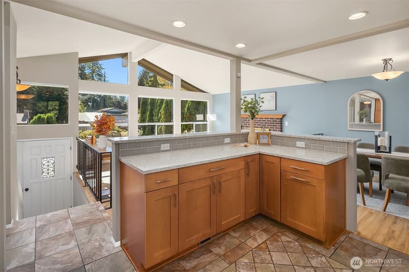 Property photo for 3008 NE 201st Place, Lake Forest Park photo 28