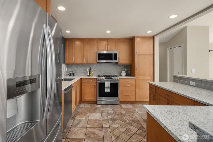 Property photo for 3008 NE 201st Place, Lake Forest Park photo 20