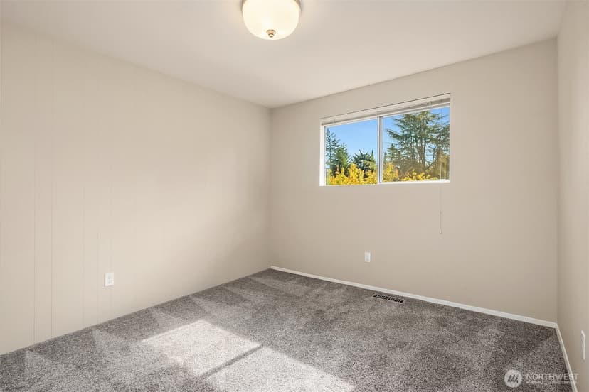 Property photo for 3008 NE 201st Place, Lake Forest Park photo 25