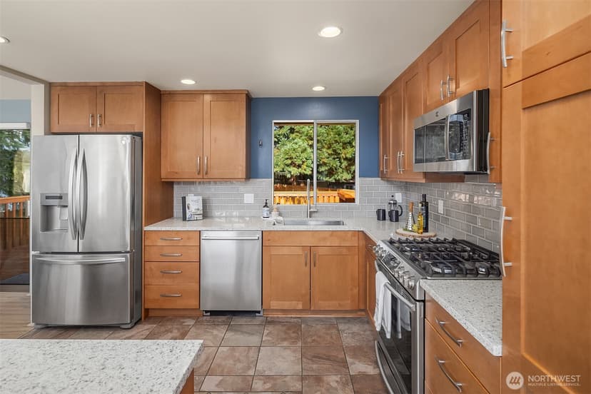 Property photo for 3008 NE 201st Place, Lake Forest Park photo 18