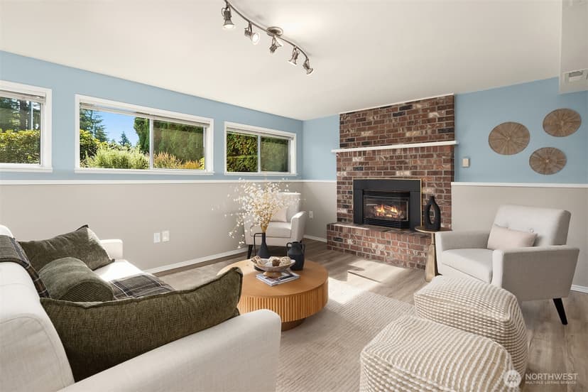 Property photo for 3008 NE 201st Place, Lake Forest Park photo 29