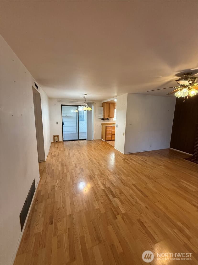 Property photo for 20436 13th Avenue S, SeaTac photo 8
