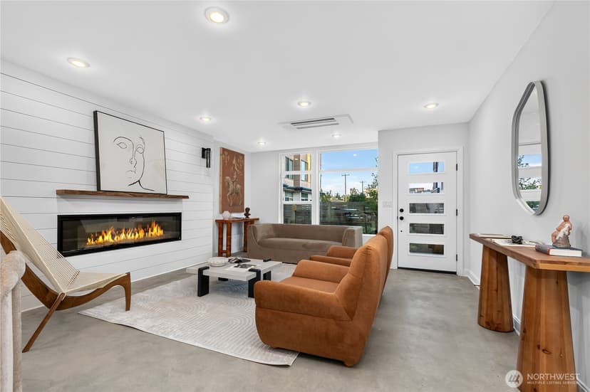 Property photo for 5011 Fauntleroy Way SW #B, Seattle photo 4