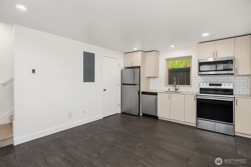 Property photo for 3323 Martin Luther King Jr Way S, Seattle photo 4