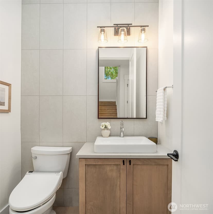 Property photo for 10668 SE 32nd Street, Bellevue photo 15