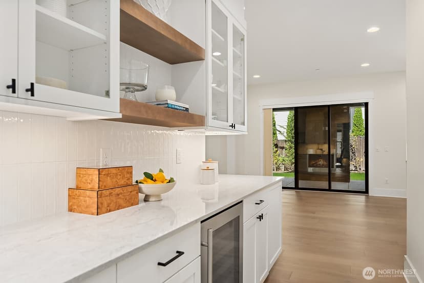 Property photo for 10668 SE 32nd Street, Bellevue photo 10