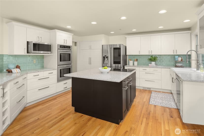 Property photo for 14220 SE 77th Street, Newcastle photo 2