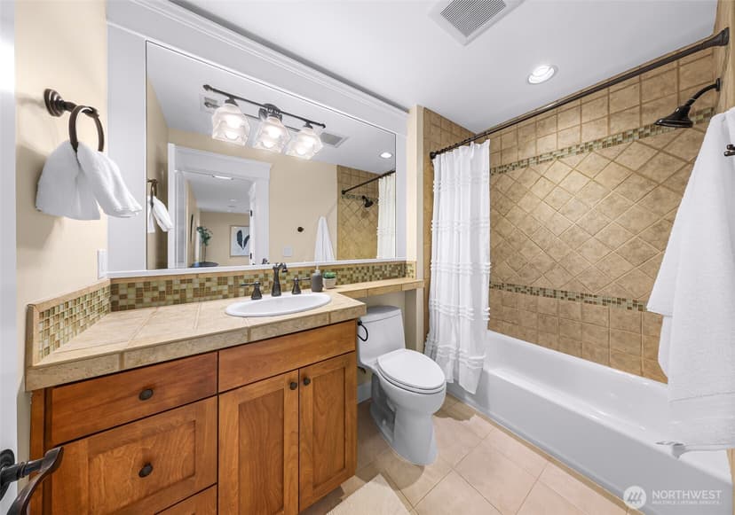 Property photo for 10222 NE 30th Place, Bellevue photo 29