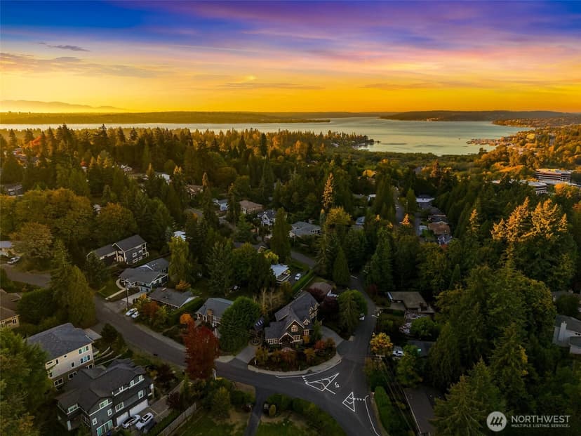 Property photo for 10222 NE 30th Place, Bellevue photo 38