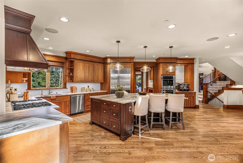 Property photo for 10222 NE 30th Place, Bellevue photo 10