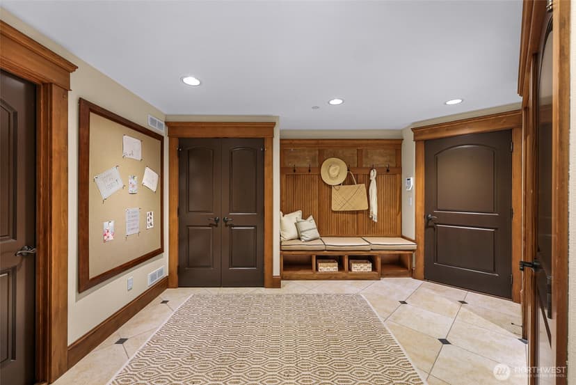 Property photo for 10222 NE 30th Place, Bellevue photo 14