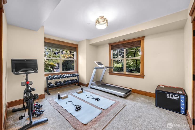Property photo for 10222 NE 30th Place, Bellevue photo 18