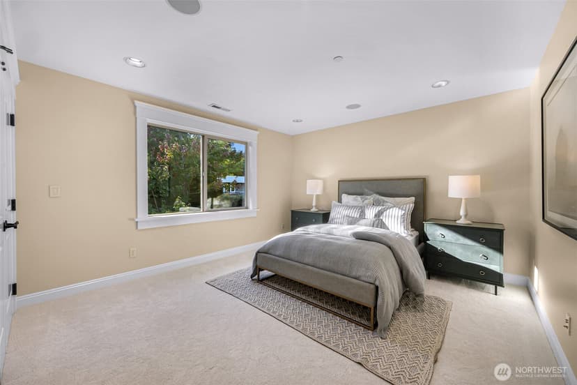 Property photo for 10222 NE 30th Place, Bellevue photo 27