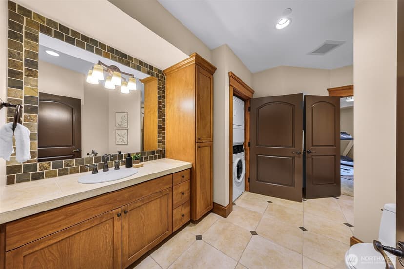 Property photo for 10222 NE 30th Place, Bellevue photo 19