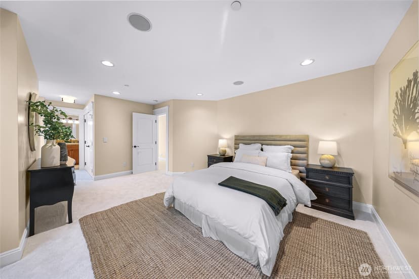 Property photo for 10222 NE 30th Place, Bellevue photo 28