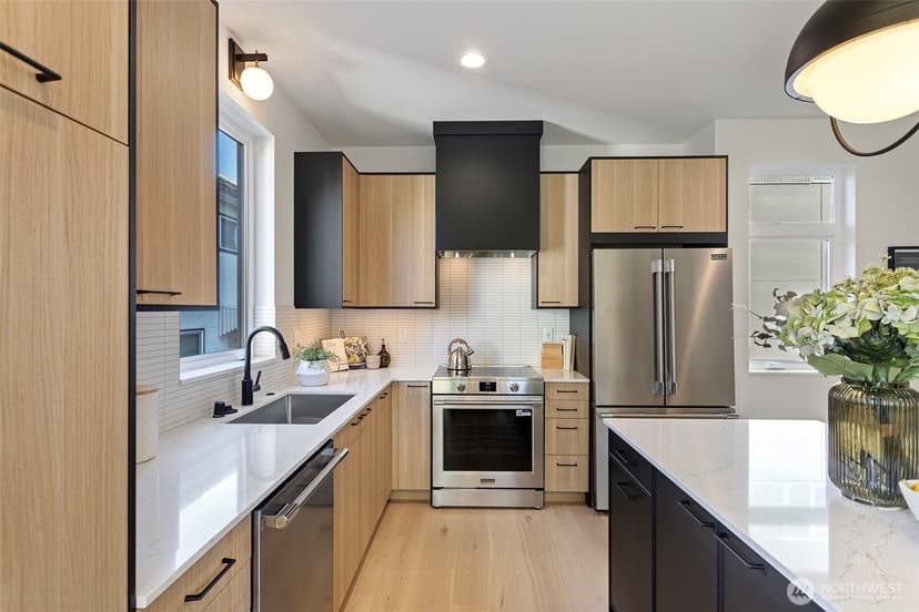 Property photo for 4434 Dayton Avenue N, Seattle photo 12