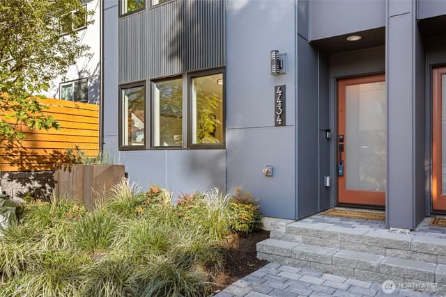 Property photo for 4434 Dayton Avenue N, Seattle