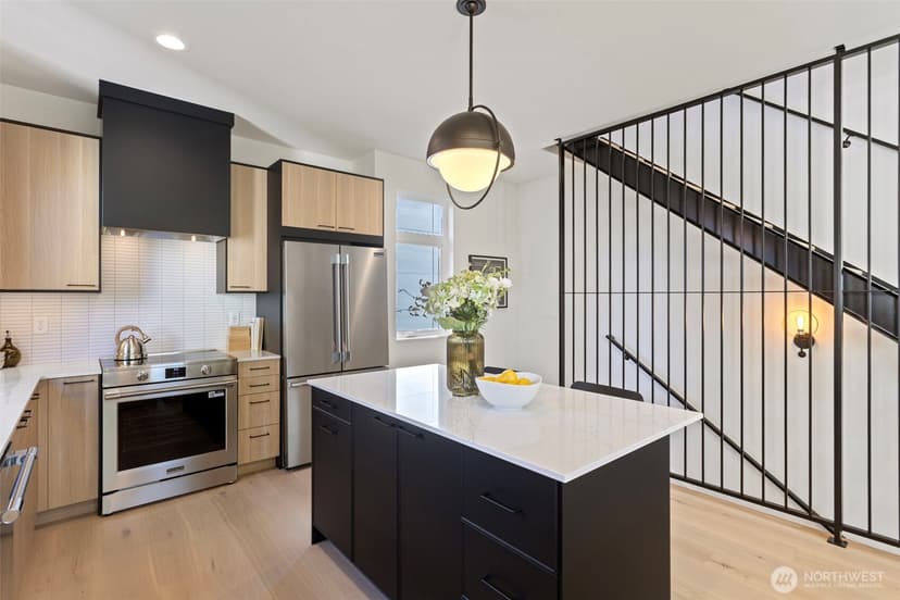 Property photo for 4434 Dayton Avenue N, Seattle photo 11