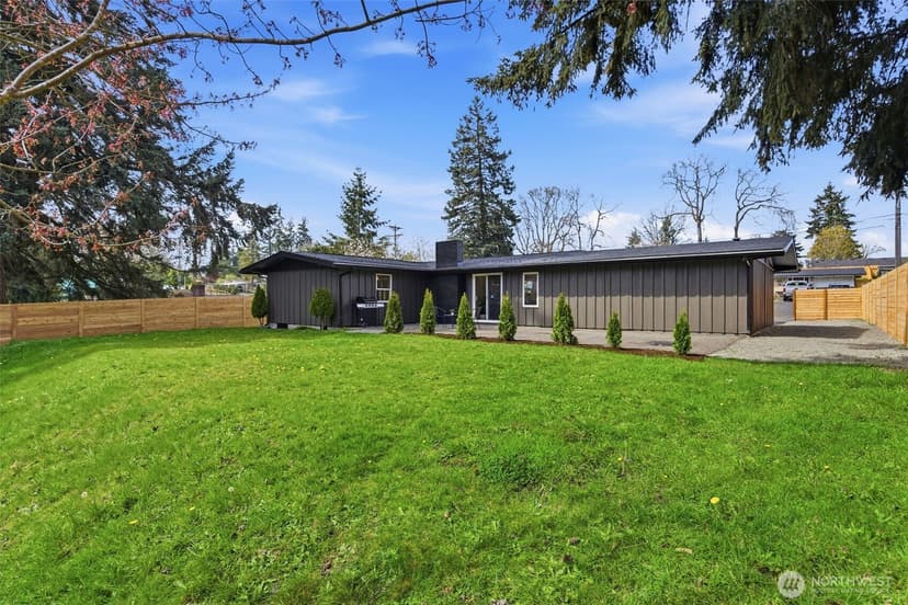 Property photo for 8102 Oakridge Drive SW, Lakewood photo 31