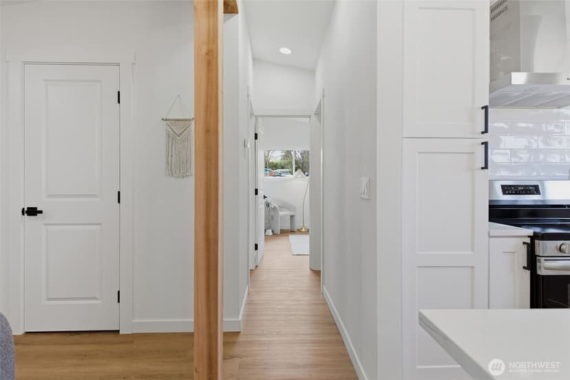 Property photo for 8102 Oakridge Drive SW, Lakewood photo 19