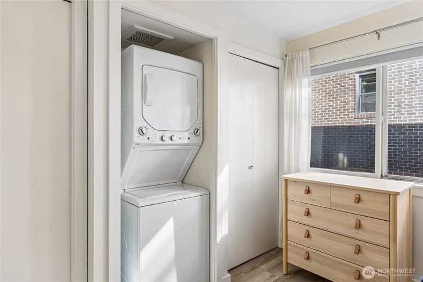 Property photo for 752 Bellevue Avenue E #204, Seattle photo 15