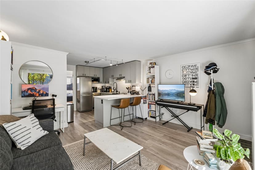 Property photo for 752 Bellevue Avenue E #204, Seattle photo 8